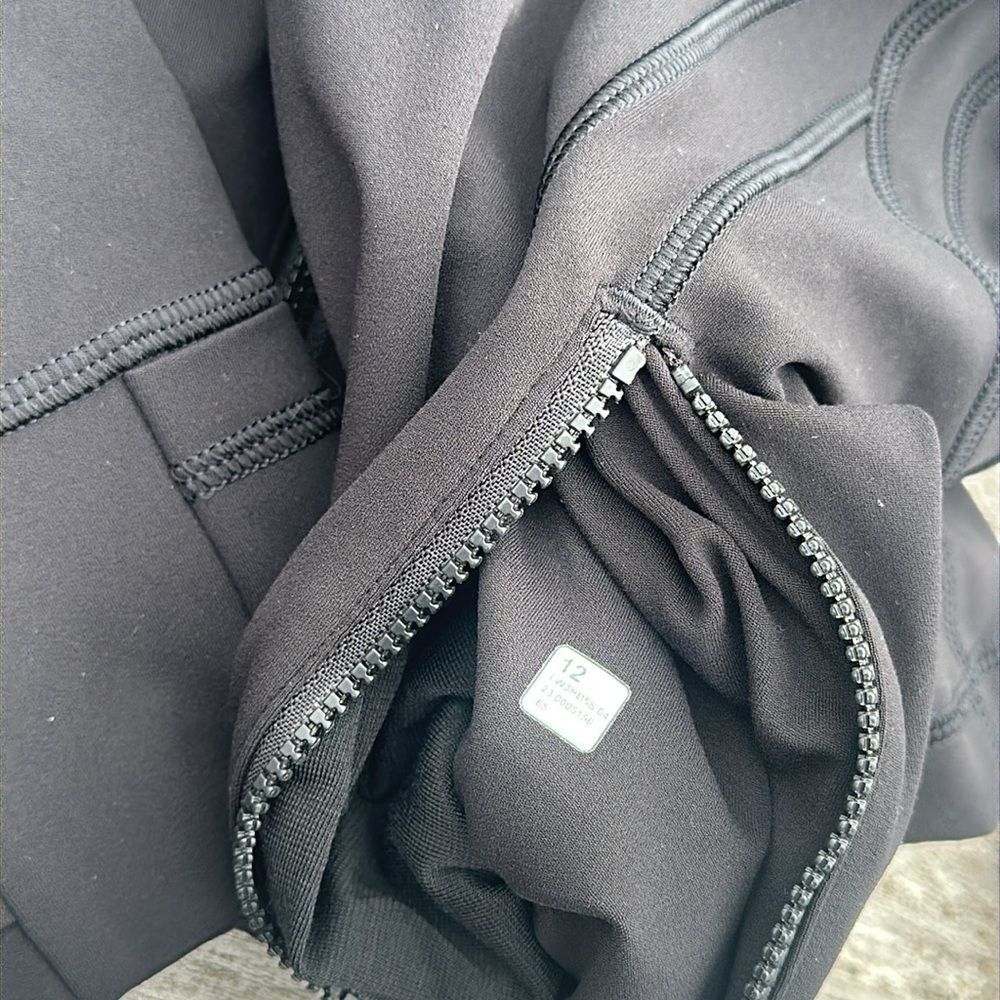 Lululemon  jacket Define Cropped Jacket Nulu Black size 12 NWT - Picture 7 of 8
